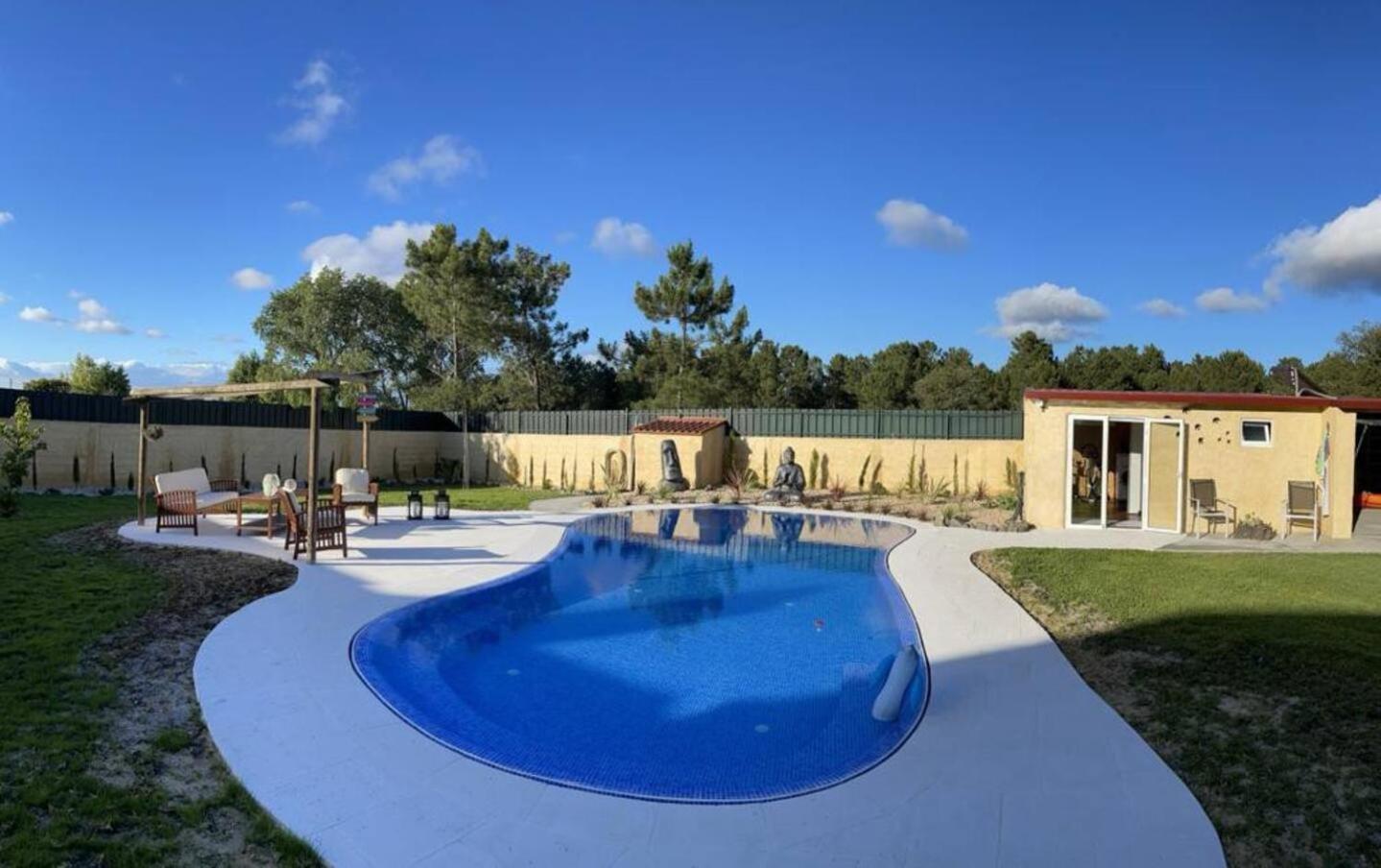 A Casa Do Lago Camarate  Exterior photo