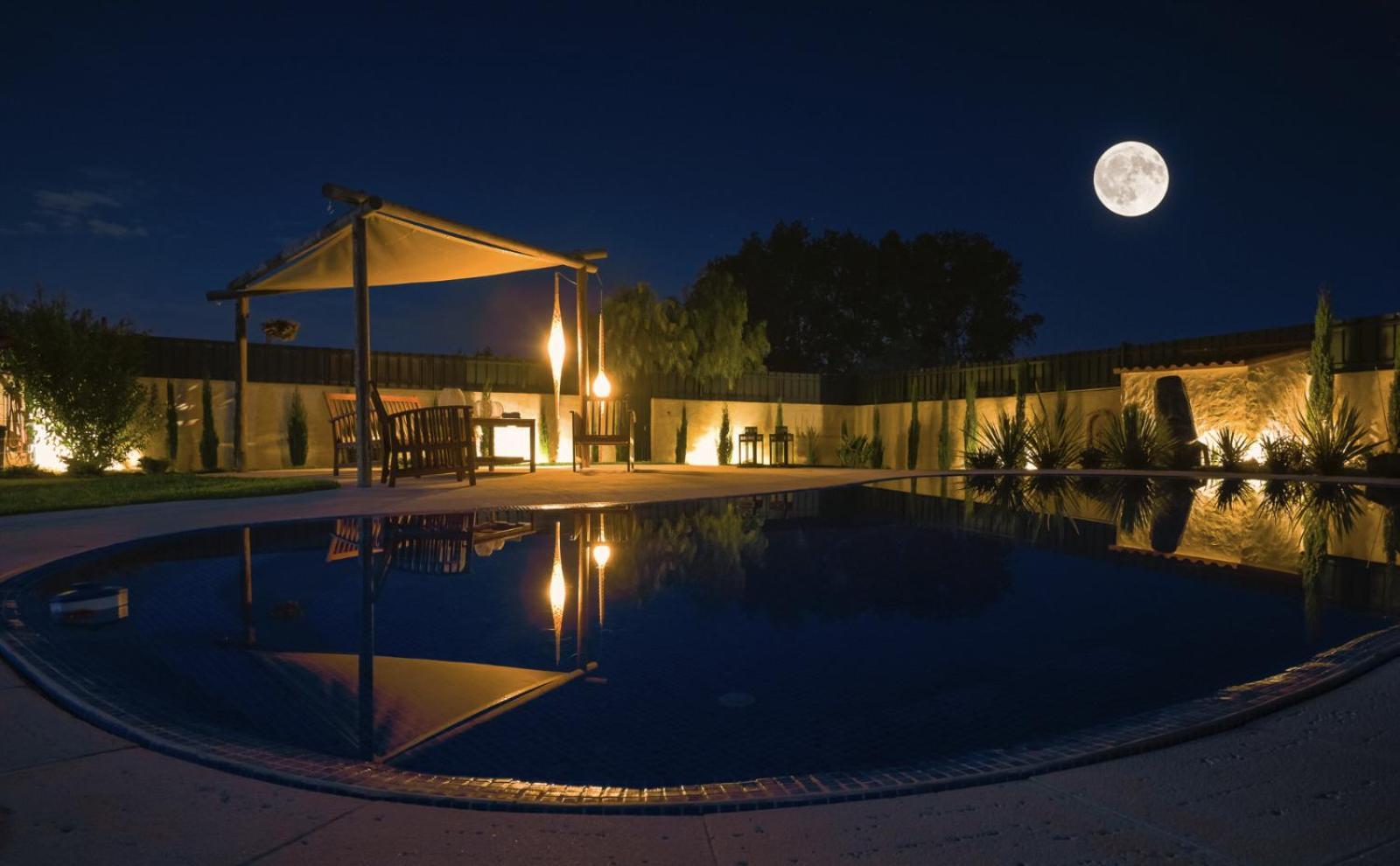 A Casa Do Lago Camarate  Exterior photo